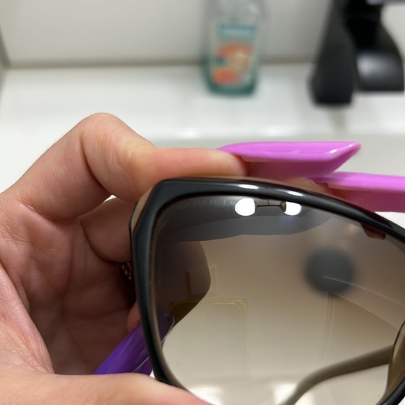 Authentic vintage Chanel two tone sunglasses - Picture 5 of 6